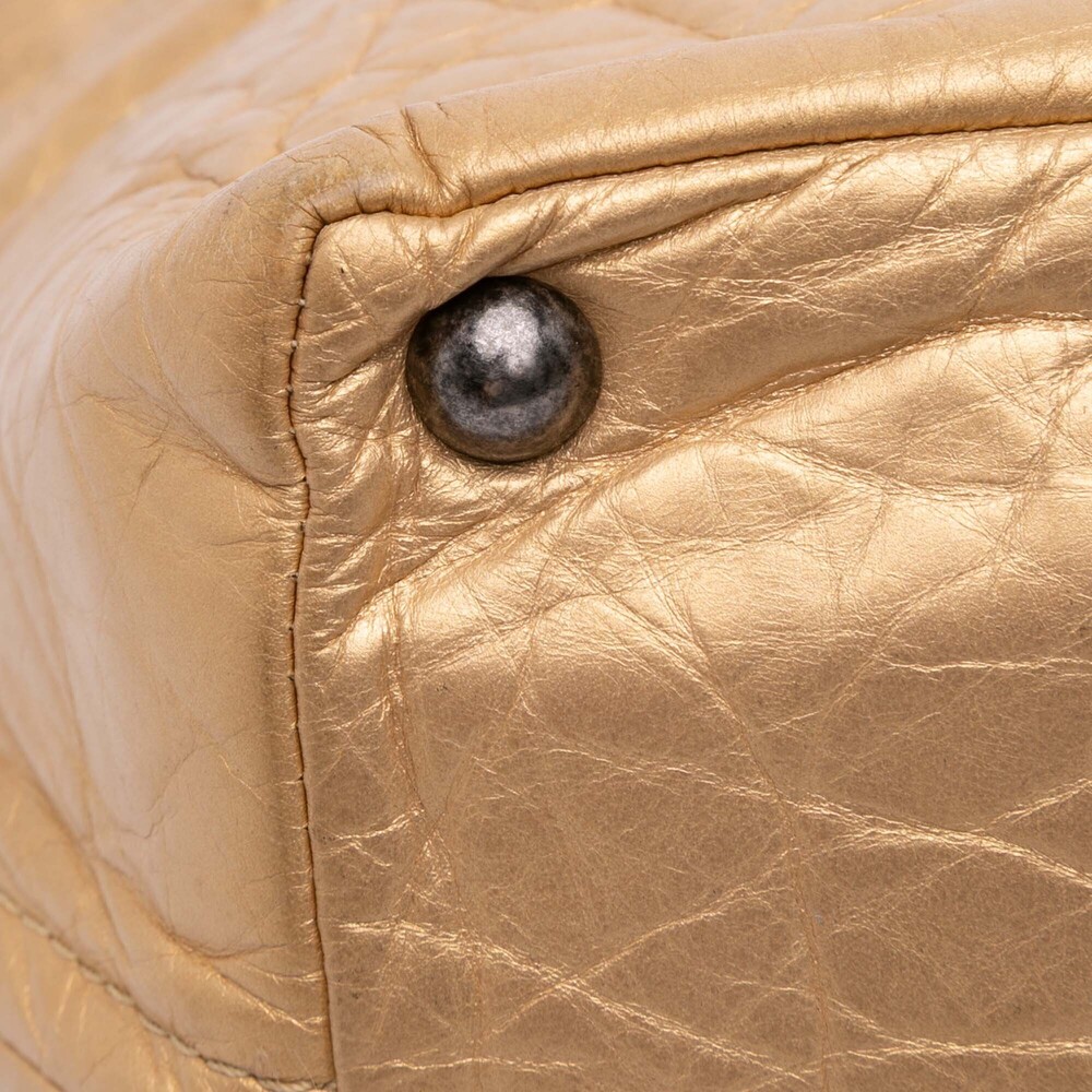 Pre-Loved Chanel Distressed Calfskin Shopping In Moscow Tote - Picture 7 of 11